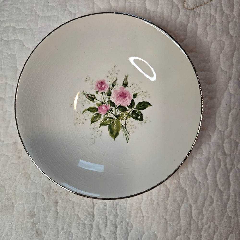 Royal China Queens Rose Dessert / Fruit Bowl 22k Platinum Rim 5.75 x 1.5 USA